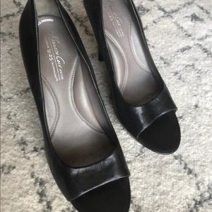 Kenneth Cole new york black Heels 9.5